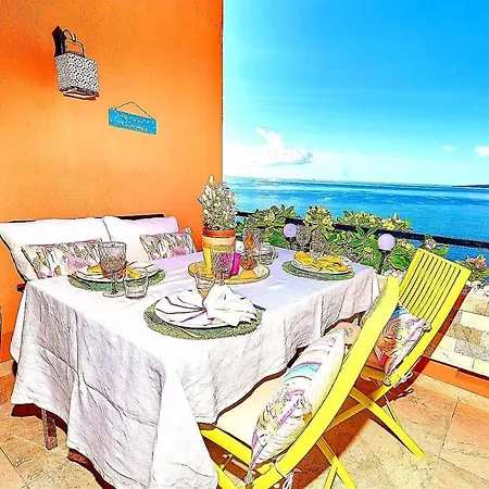 Apartment Luxury 1 Minute To The Beach & Salt Pool