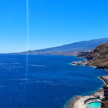 Luxury 1 Minute To The Beach & Salt Pool Apartment *