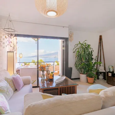 Apartment Luxury 1 Minute To The Beach & Salt Pool