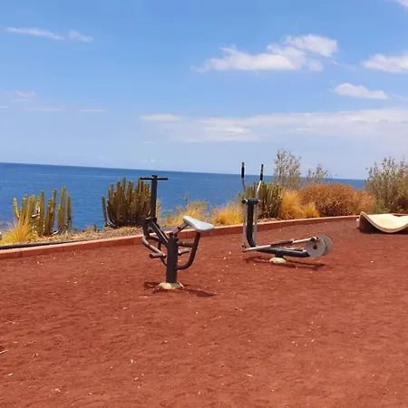 Luxury 1 Minute To The Beach & Salt Pool Apartment *