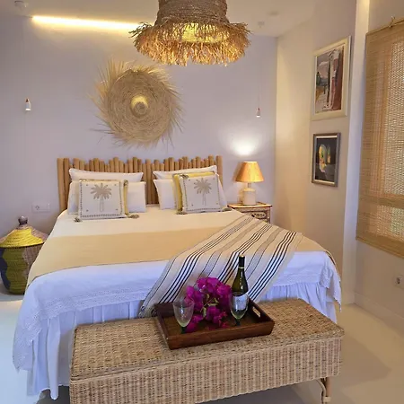 Luxury 1 Minute To The Beach & Salt Pool