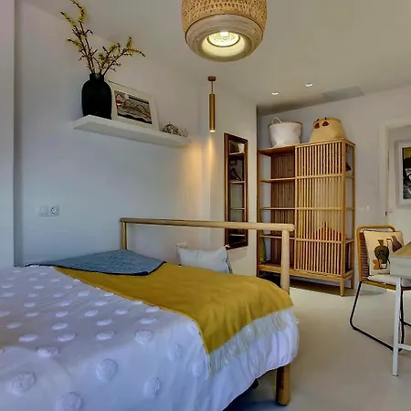 Apartment Luxury 1 Minute To The Beach & Salt Pool