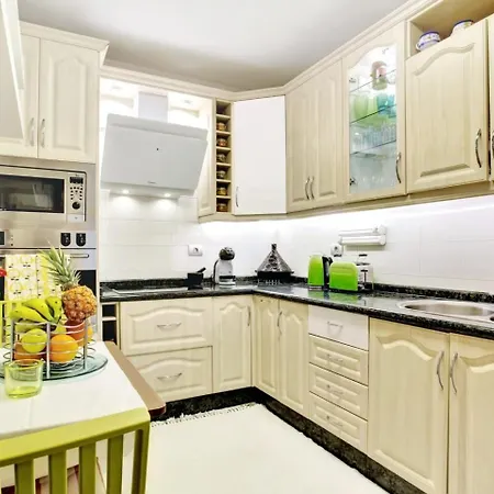 Luxury 1 Minute To The Beach & Salt Pool Apartment Tabaiba