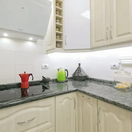 Apartment Luxury 1 Minute To The Beach & Salt Pool