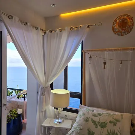 Luxury 1 Minute To The Beach & Salt Pool Apartment