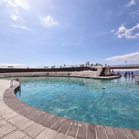 Luxury 1 Minute To The Beach & Salt Pool