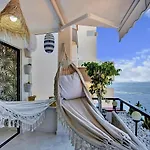 Luxury With Direct Access To The Sea, Two Pools , One Of Them Saltwater, Panoramic Views Of The Sea And Hidden Coves شقة